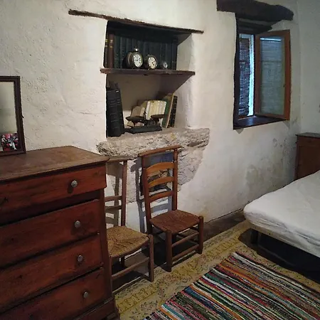 Maison Preservee Et Authentique Dans Bastide Du Lot Rudelle