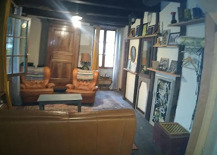 Maison Preservee Et Authentique Dans Bastide Du Lot