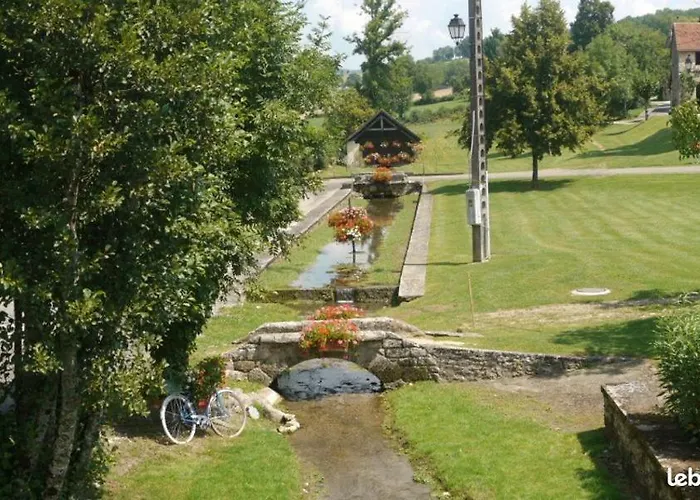 Maison Preservee Et Authentique Dans Bastide Du Lot بيت للعطل Rudelle