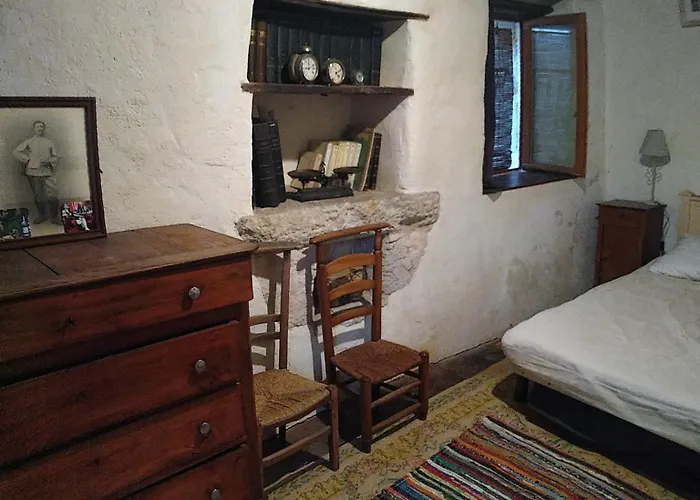 Maison Preservee Et Authentique Dans Bastide Du Lot Rudelle