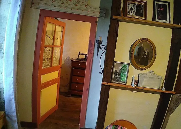 Maison Preservee Et Authentique Dans Bastide Du Lot بيت للعطل