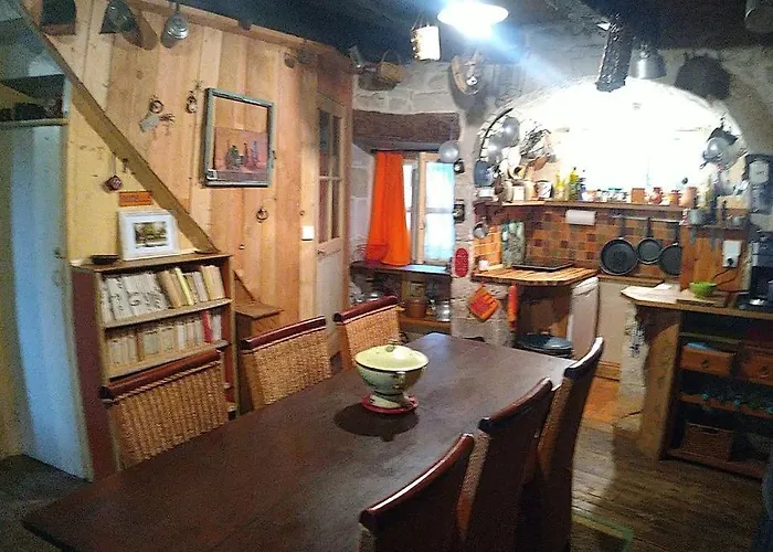 Maison Preservee Et Authentique Dans Bastide Du Lot بيت للعطل Rudelle