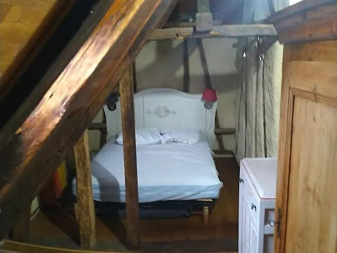 Maison Preservee Et Authentique Dans Bastide Du Lot بيت للعطل Rudelle